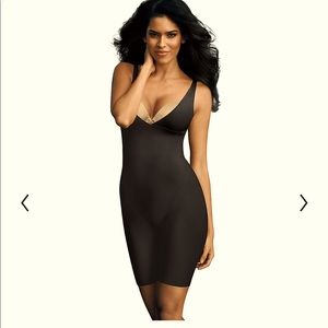 NWT Maidenform: Firm Control Instant Slimmer Long Leg Body Shaper Shapewear